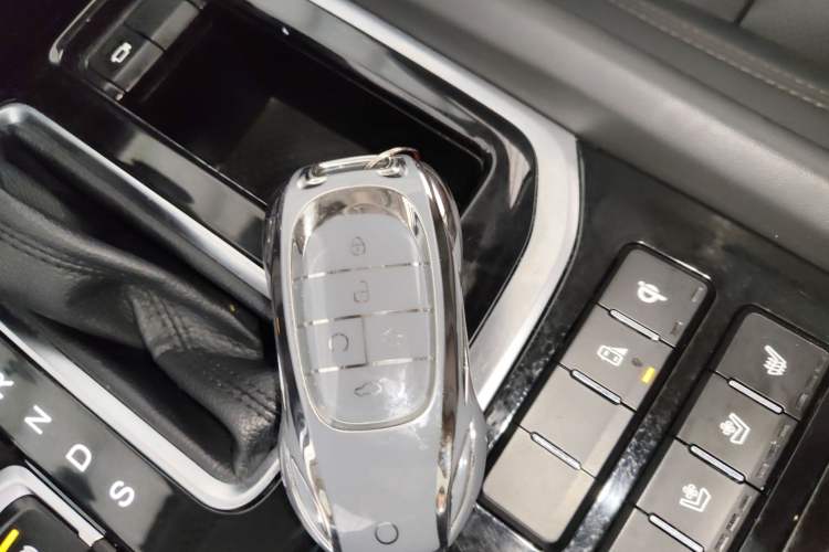 Used GAC Trumpchi GS8 2019 390T Two-Wheel Drive Luxury Smart Connectivity Version (7 Seats) Interior 1