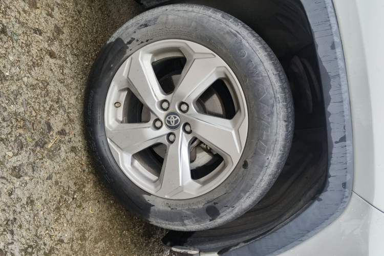 Used Toyota RAV4 2020 2.0L CVT Two-Wheel Drive Fashion Edition Right Front Wheel Hub