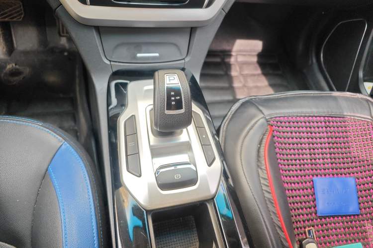 Used Geely Auto Emgrand New Energy 2017 EV300 Elite Model Gear Lever
