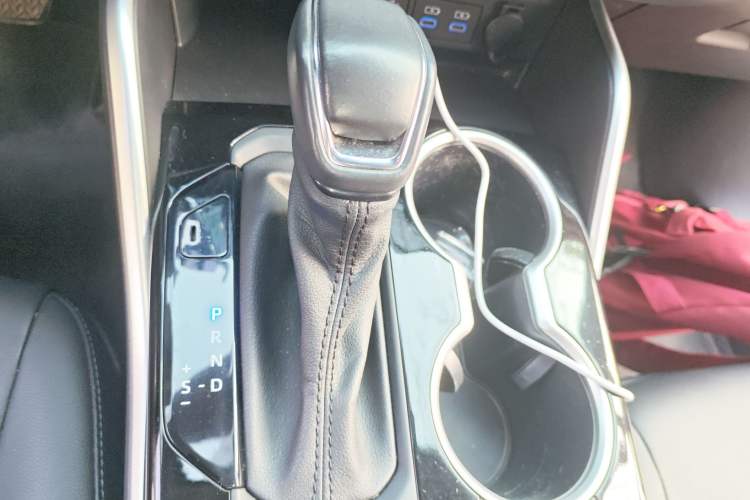 Used Toyota Highlander 2022 Dual-Engine 2.5L Four-Wheel Drive Prestige Version 7 Seats Gear Lever