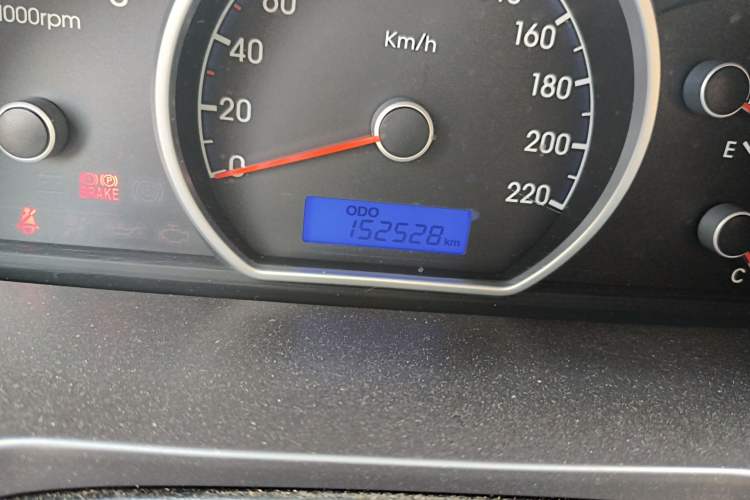 Used Hyundai Celesta 2011 1.6L Manual Comfort Edition Odometer Close Up