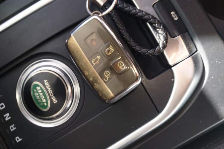 Used Land Rover Discovery Sport 2018 240 PS SE Version