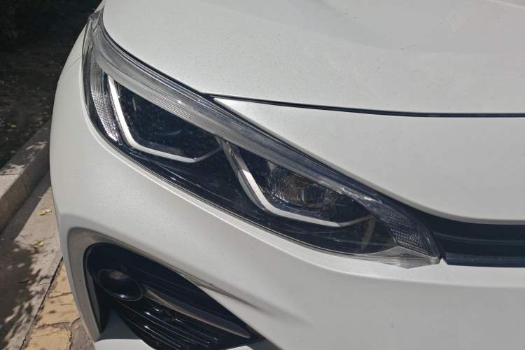 Used Toyota Wildlander 2023 2.0L CVT Four-Wheel Drive Luxury PLUS Edition Right Front Headlight