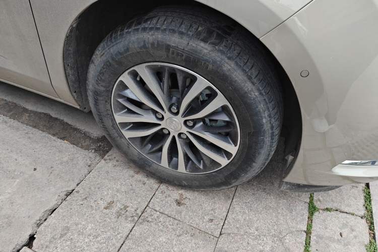 Used Buick GL8 2021 ES Land Cruiser 653T Luxury Edition