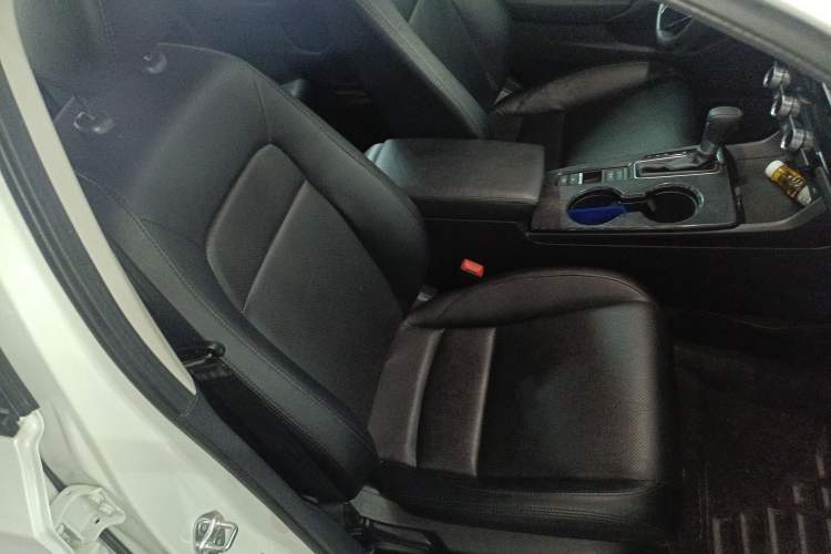 Used Honda Civic 2023 240TURBO CVT Dynamic · Center Stage Special Edition Right Front Seat