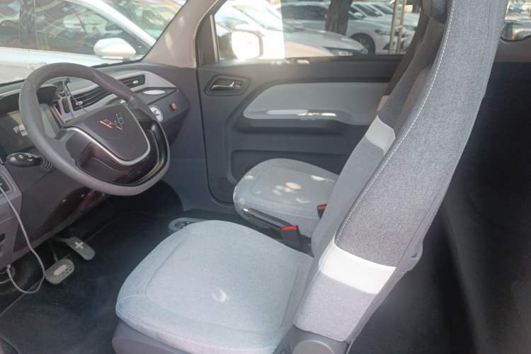 Used Wuling Hongguang MINIEV 2022 Macaron Premium Model – Lithium Iron Phosphate