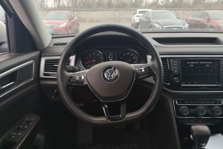 Used Volkswagen Teramont 2017 530 V6 Four-Wheel Drive Luxury Edition Steering Wheel