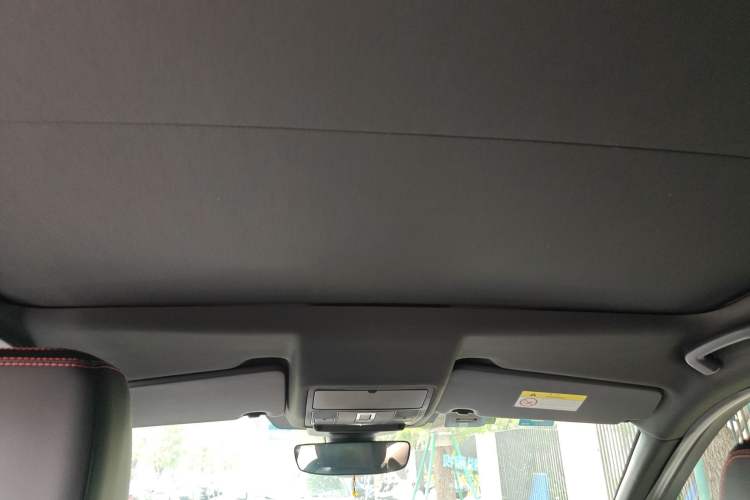 Used Land Rover Discovery Sport 2020 249 PS R-Dynamic Performance Edition Headliner