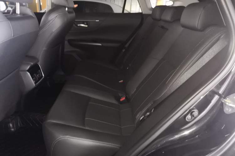 Used Toyota Harrier 2022 2.0L CVT Two-Wheel Drive Luxury Edition
