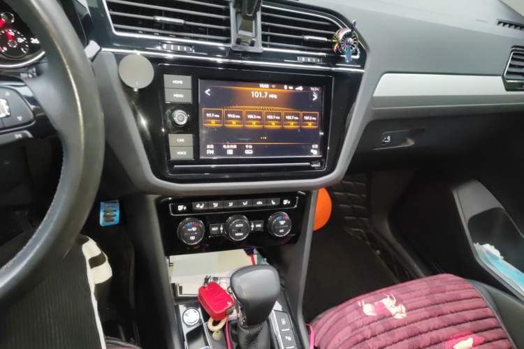 Used Volkswagen Tiguan L 2019 330TSI Automatic Two-Wheel Drive Smart Luxury Version China VI Standard Audio And AC Panel