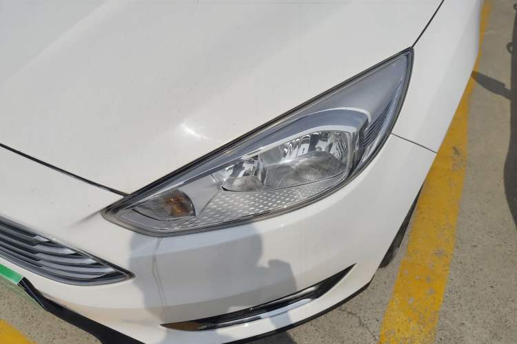 Used Ford Focus 2017 Sedan 1.6L Automatic Fashion Edition Smart Drive Version Left Front Headlight