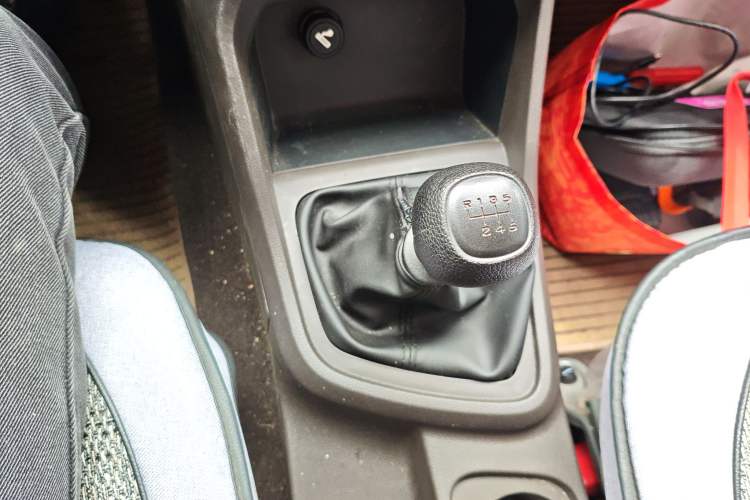 Used Wuling Hongguang V 2022 1.5L Jingqu Version Hydraulic Power Steering LAR
