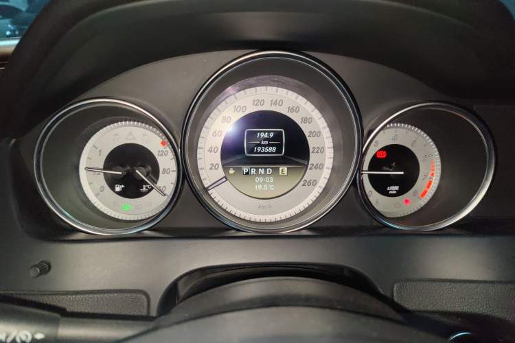 Used Mercedes-Benz C-Class 2011 C 200 Fashion Travel Edition
