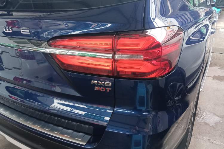 Used Roewe RX8 2018 30T Smart Connectivity Two-Wheel Drive Flagship Edition
