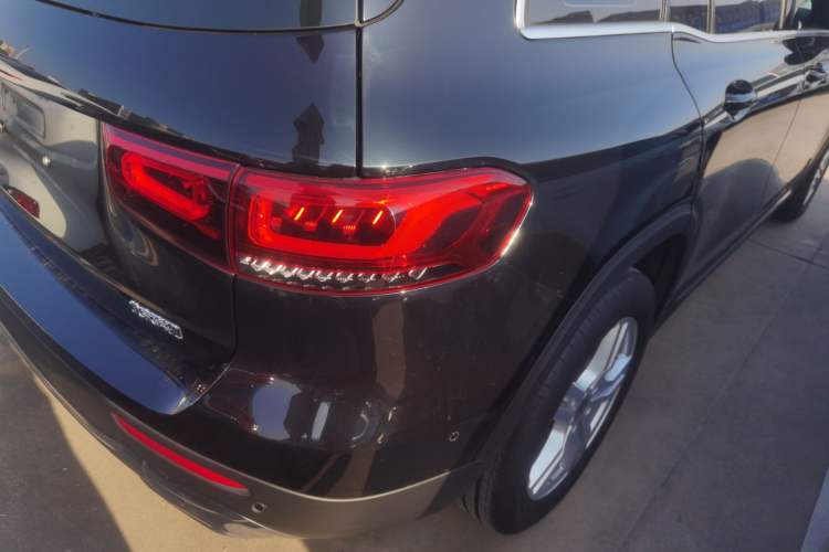 Used Mercedes-Benz GLB 2022 Second Facelift GLB 200 Fashion Edition Exterior 3