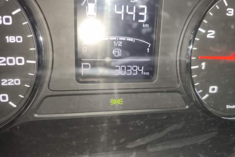 Used Roewe RX5 2020 20T Automatic 4G Connected Million Edition Odometer Close Up