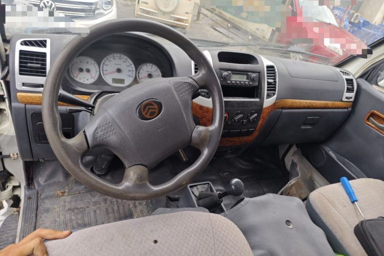 Used Golden Dragon Hiace 2010 2.0L Standard-Wheelbase Premium Version V19
