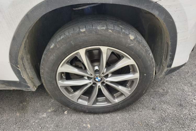 Used BMW X3 2021 xDrive25i Luxury Package Right Front Wheel Hub