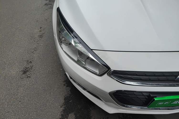 Used Chevrolet Cruze 2015 1.5L Automatic Luxury Edition Right Front Headlight