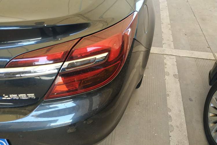 Used Buick Regal 2015 1.6T Leading Technology Model Right Rear Taillight