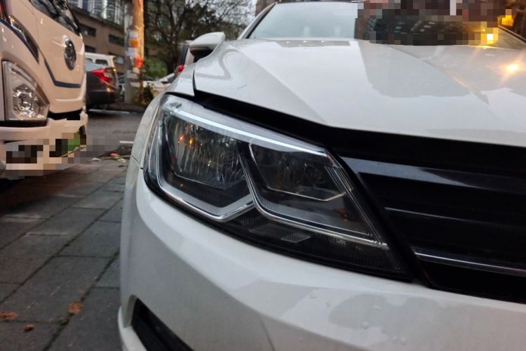 Used Volkswagen Lamando 2015 280TSI DSG Comfort Edition Right Front Headlight