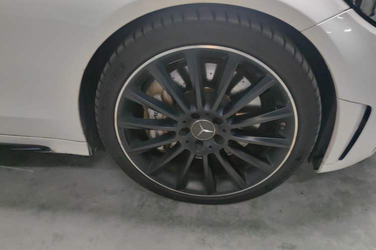 Used Mercedes-Benz C-Class AMG 2019 AMG C 43 4MATIC Estate Special Edition Right Front Wheel Hub