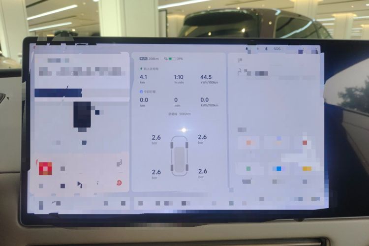 Used Li Auto i6 2025 Model Four-Wheel-Drive Standard Type
