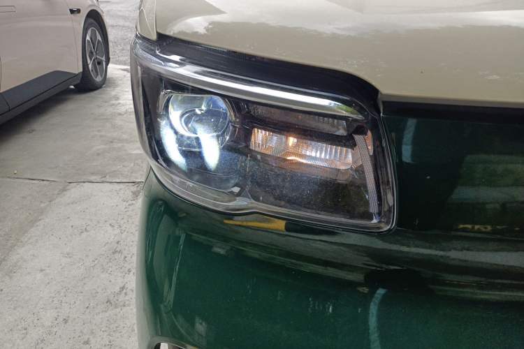 Used Wuling Zhiguang New Energy 2025 Comfort Model Right Front Headlight