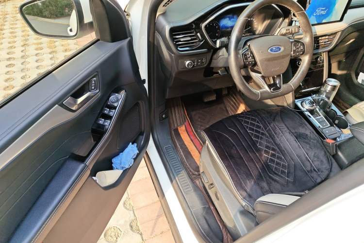 Used Ford Escape 2020 EcoBoost 245 Four-Wheel Drive Titanium Edition