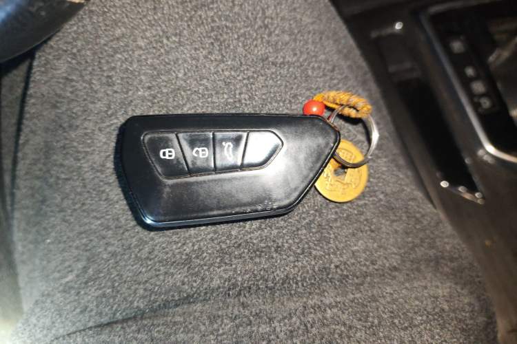 Used Venucia T90 2017 2.0L CVT Smart Edition Vehicle Key