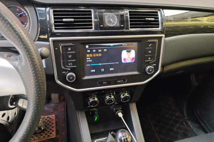 Used Bisu M3 2017 1.5L Elite Version Audio And AC Panel