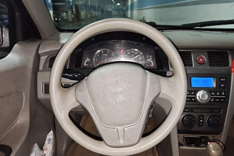 Used FAW Xiali N5 2011 1.0L Manual Standard Edition
