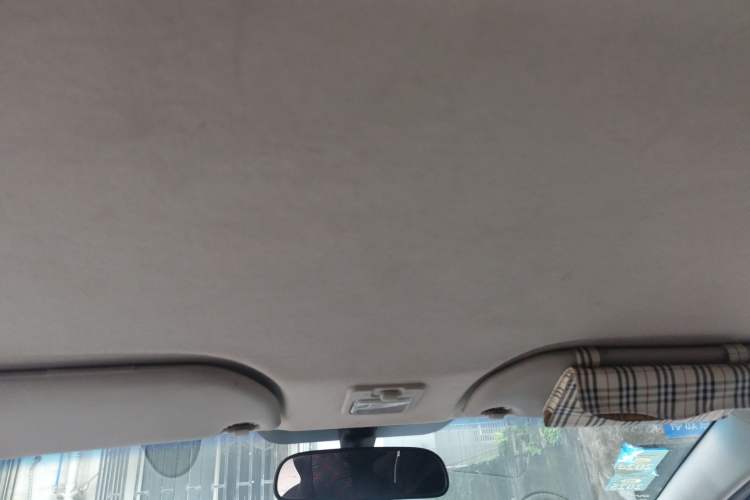 Used JAC Group Yueyue 2012 CROSS 1.0L Luxury Model
