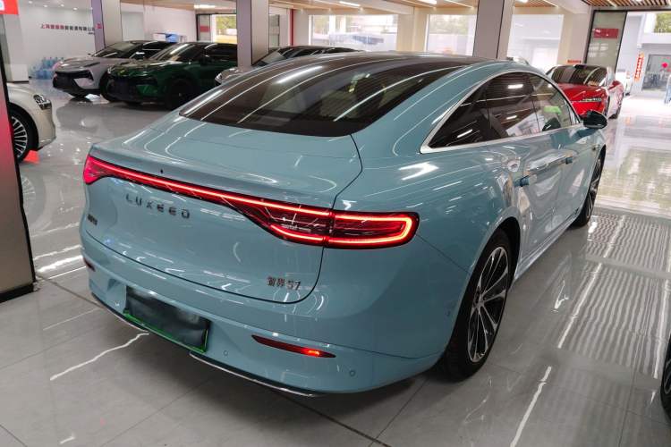 Used Hima Luxeed S7 2025 785 km Ultra