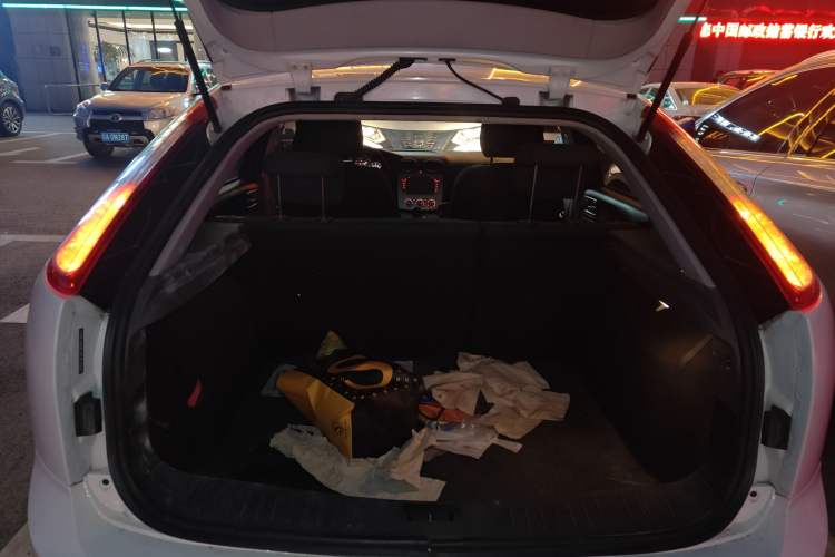 Used Ford Focus 2013 Hatchback Classic 1.8L Automatic Base Model Trunk