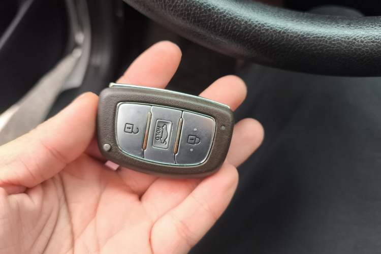 Used Hyundai Elantra (5th Generation / Langdong) 2016 1.6L Automatic Prestige Model
