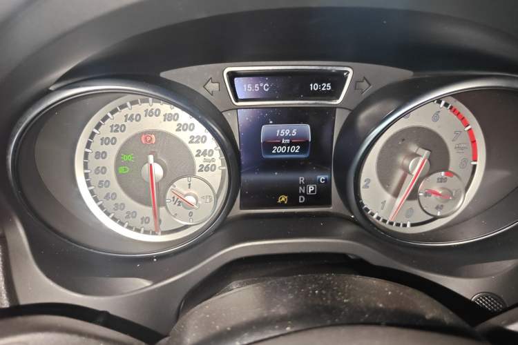 Used Mercedes-Benz GLA 2016 GLA 220 4MATIC Fashion Edition Odometer Close Up