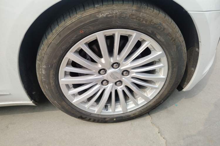 Used Cadillac CT6 2019 28T Elite Edition Right Front Wheel Hub