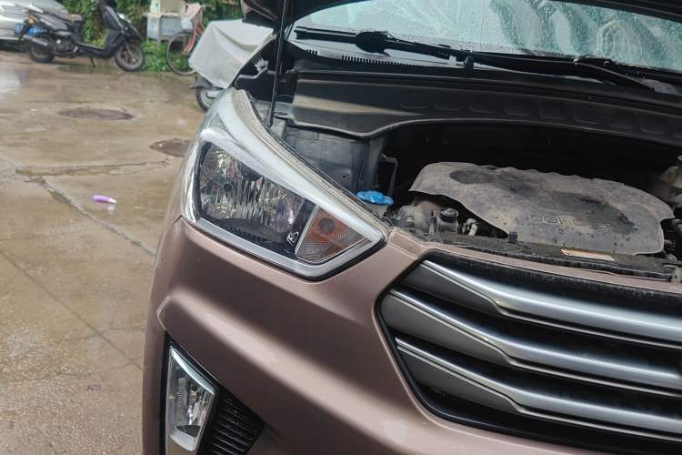 Used Hyundai ix25 2015 1.6L Automatic Two-Wheel Drive Smart GLS Trim Right Front Headlight