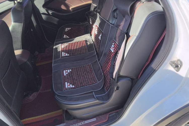 Used Dongfeng Fengon 580 2016 Revised Version 1.5T CVT Luxury Edition Left Rear Seat