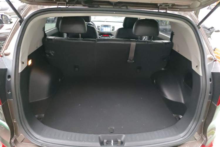 Used Kia Sportage R 2015 2.0L Automatic Two-Wheel Drive GLS Trunk