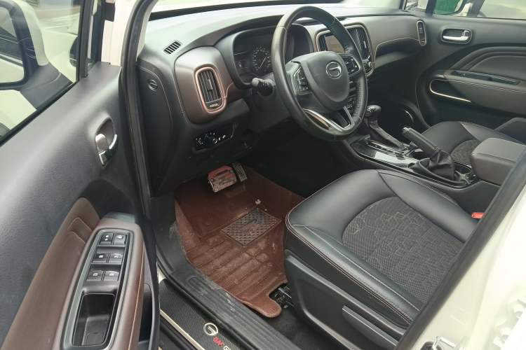 Used GAC Trumpchi GS3 2019 235T Automatic Elite Edition Driver Seat