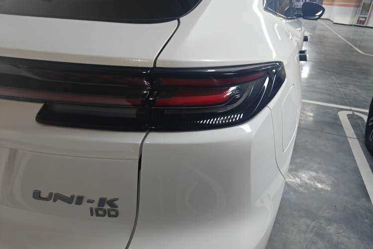 Used CHANGAN UNI-K iDD 2022 Blue Whale iDD 130km 1.5T Prestige Model