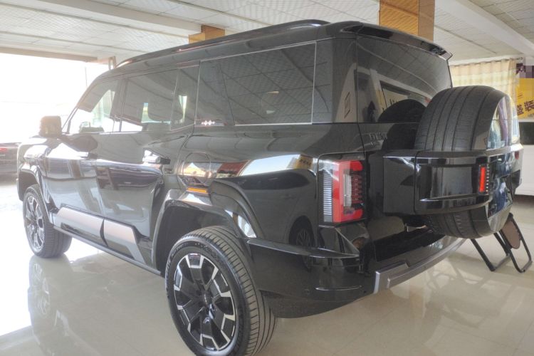 Used Formula Leopard 8 2025 Smart & Brave Flagship Edition 7 Seats Exterior 3