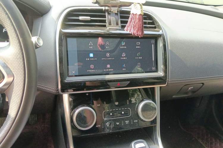 Used Jaguar XEL 2021 2.0T 250 PS R-DYNAMIC S Advanced Sport Edition Audio And AC Panel