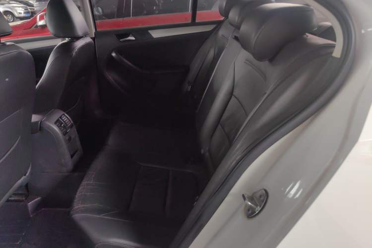 Used Volkswagen Sagitar 2014 Revised Version 1.4TSI Automatic Luxury Edition Left Rear Seat