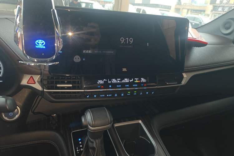 Used Toyota SIENNA 2021 2.5L Hybrid Platinum Edition
