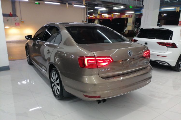 Used Volkswagen Sagitar 2017 230TSI Automatic Comfort Version
