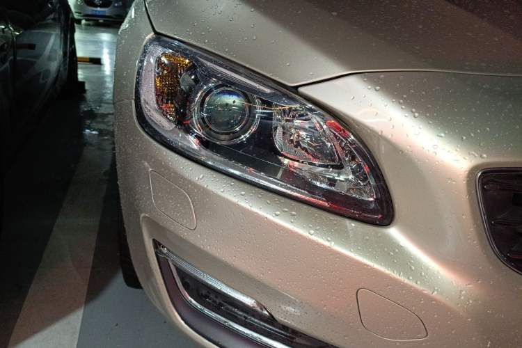 Used Volvo S60 New Energy 2015 S60L E-Drive Hybrid T6 Smart Drive Edition Right Front Headlight