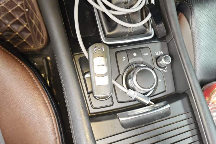 Used Mazda Mazda 3 Axela 2017 Sedan 1.5L Automatic Luxury Model China VI Standard